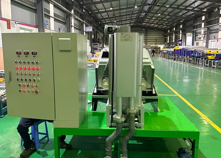 โครงการเครื่องรีดตะกอนแบบสกรู – โรงงานผลิตยางพารา จังหวัดกว๋างจิ